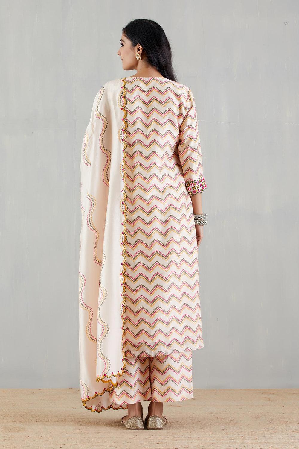 Blush Pink Printed kurta With Dupatta And Pants
