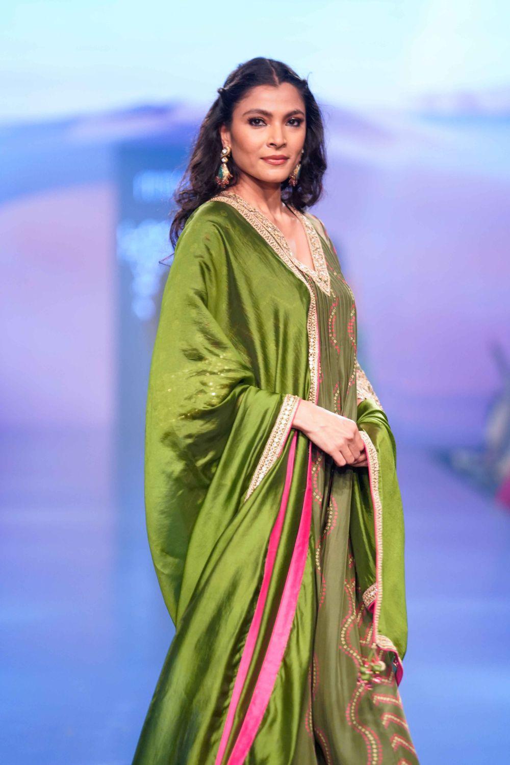 The Choga Set