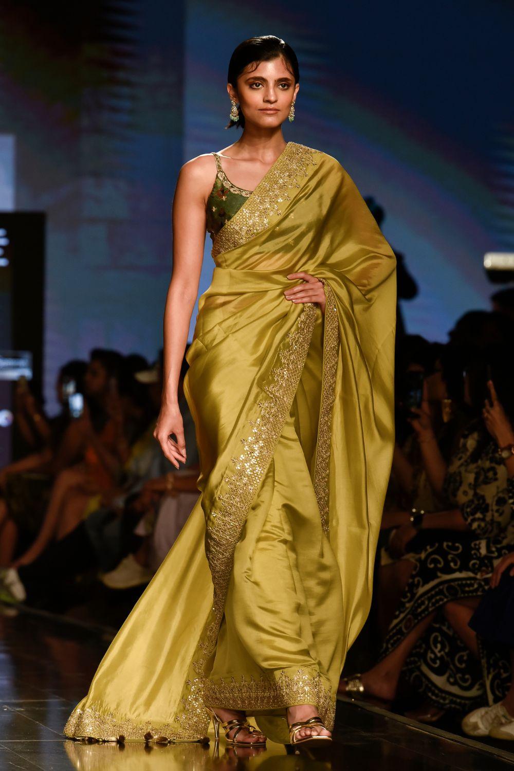 Dry Heena Green Saree with Printed Blouse