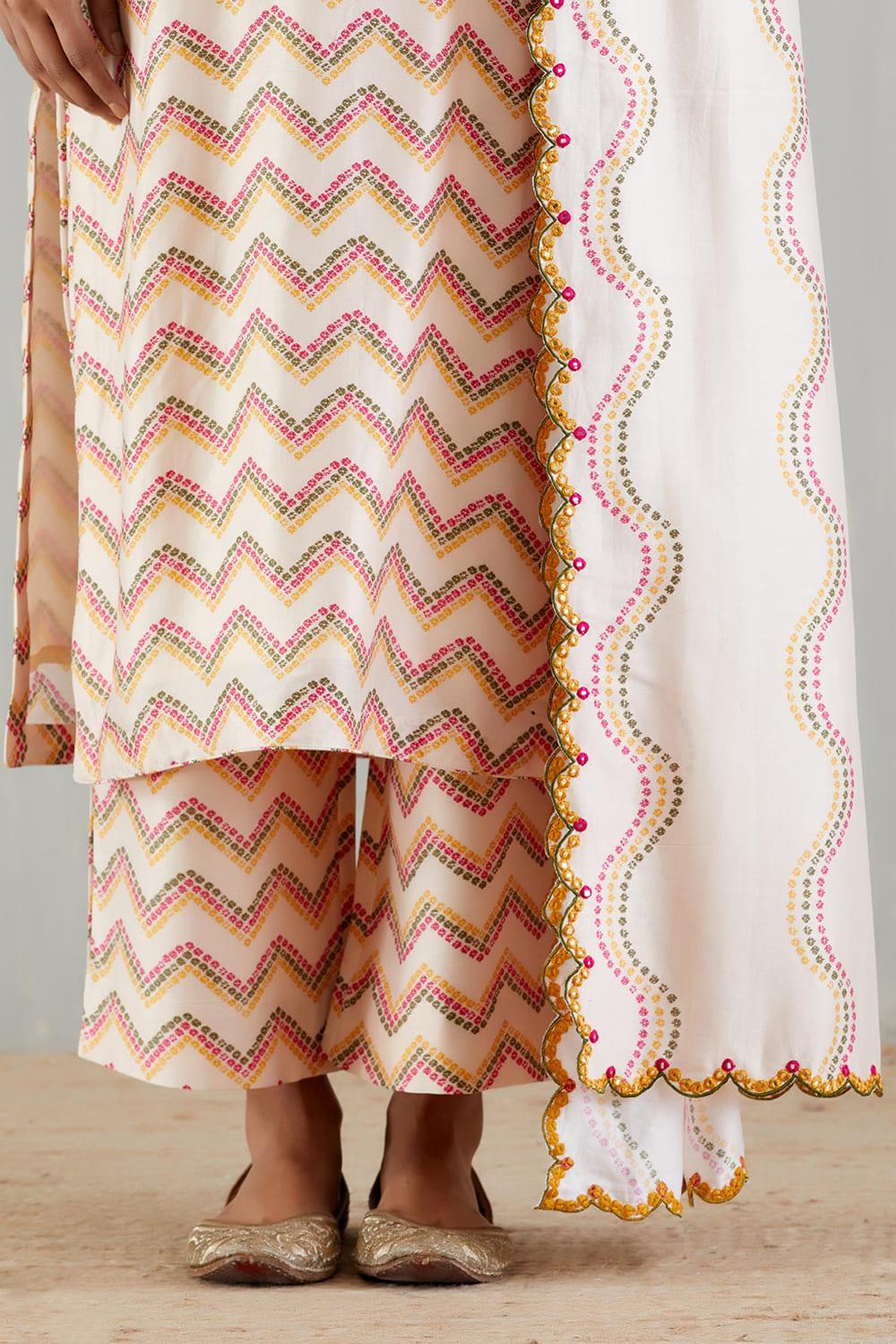 Blush Pink Printed kurta With Dupatta And Pants
