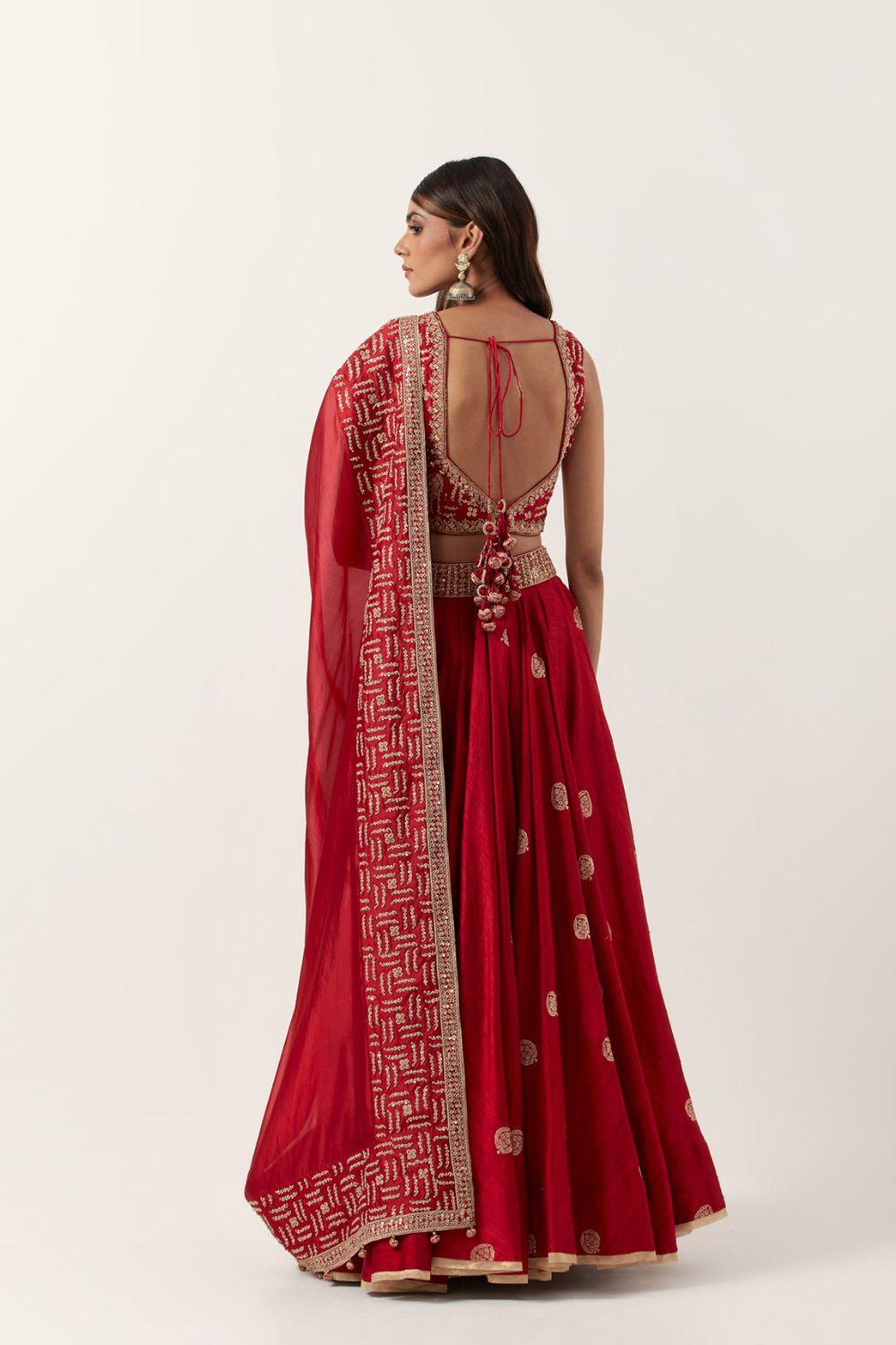 Surkh Laal Banarasi Lehenga Set