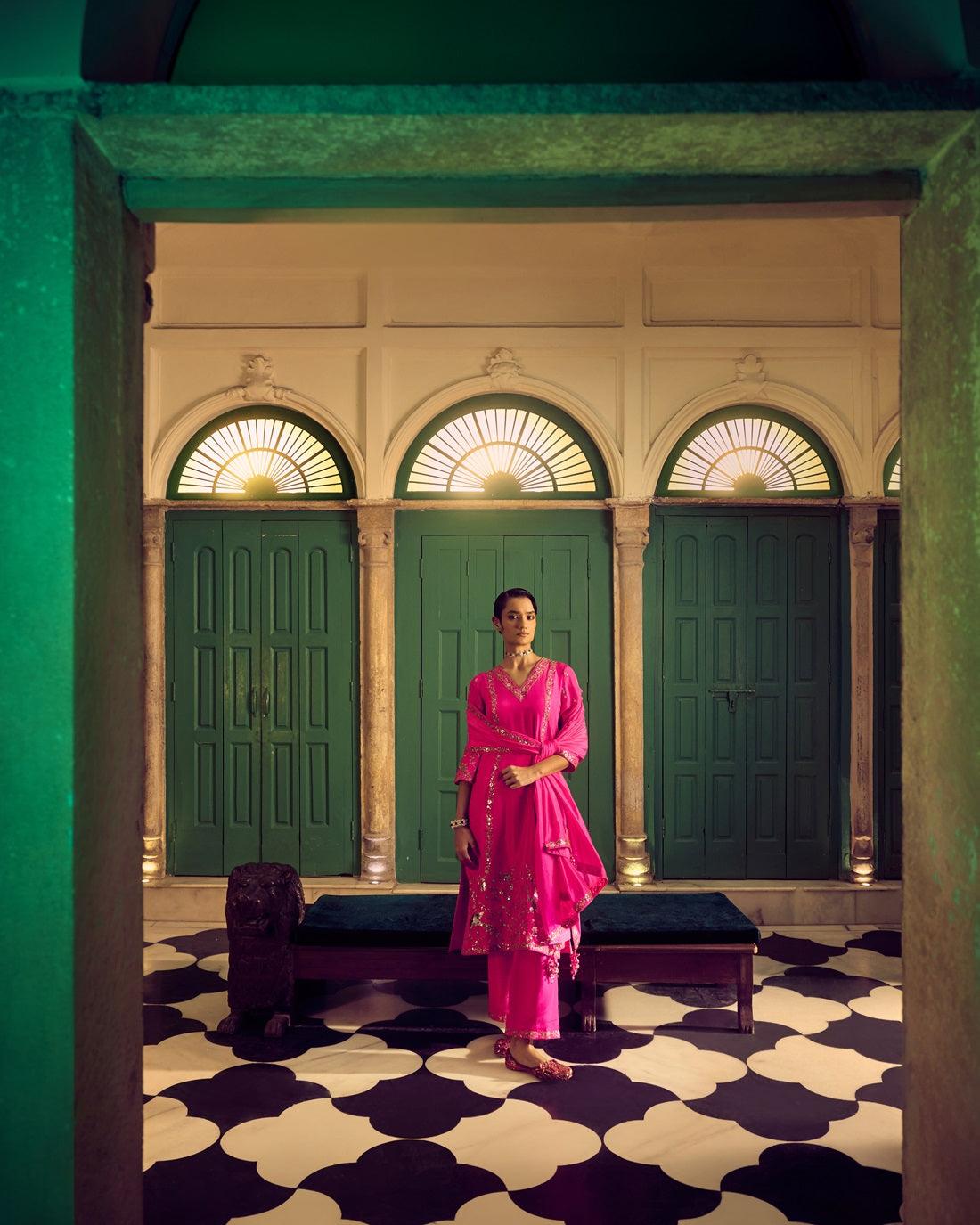 Classic Gulaabi Gulaal Kurta Set