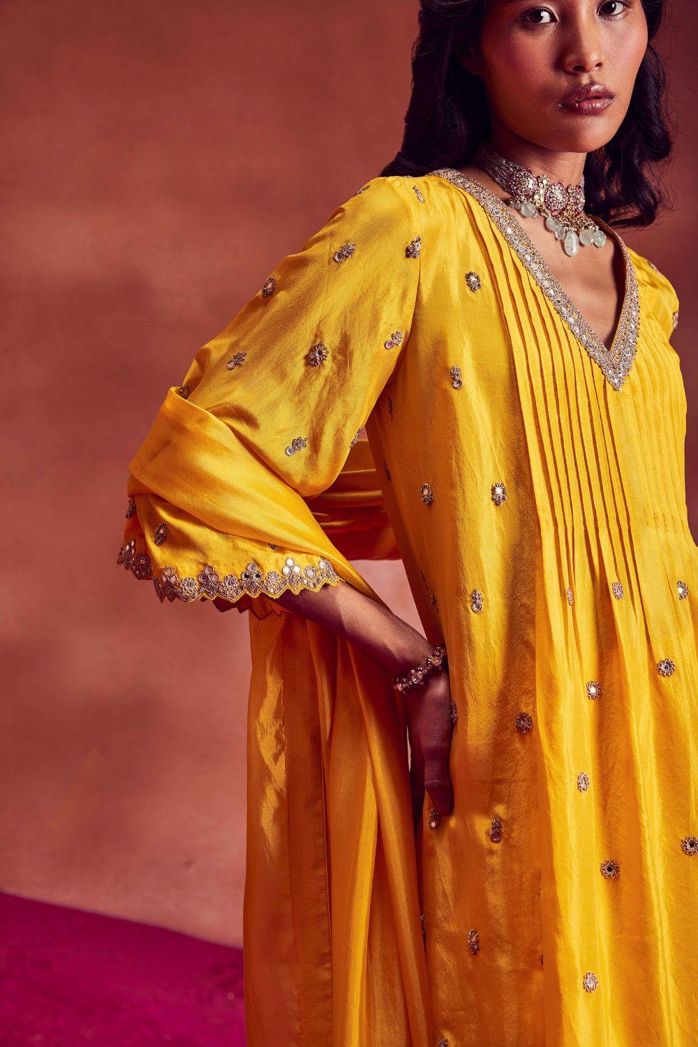 Orange Sharara Shirt Bridal Pakistani Mehndi Dresses | Beautiful pakistani  dresses, Pakistani mehndi dress, Pakistani dress design