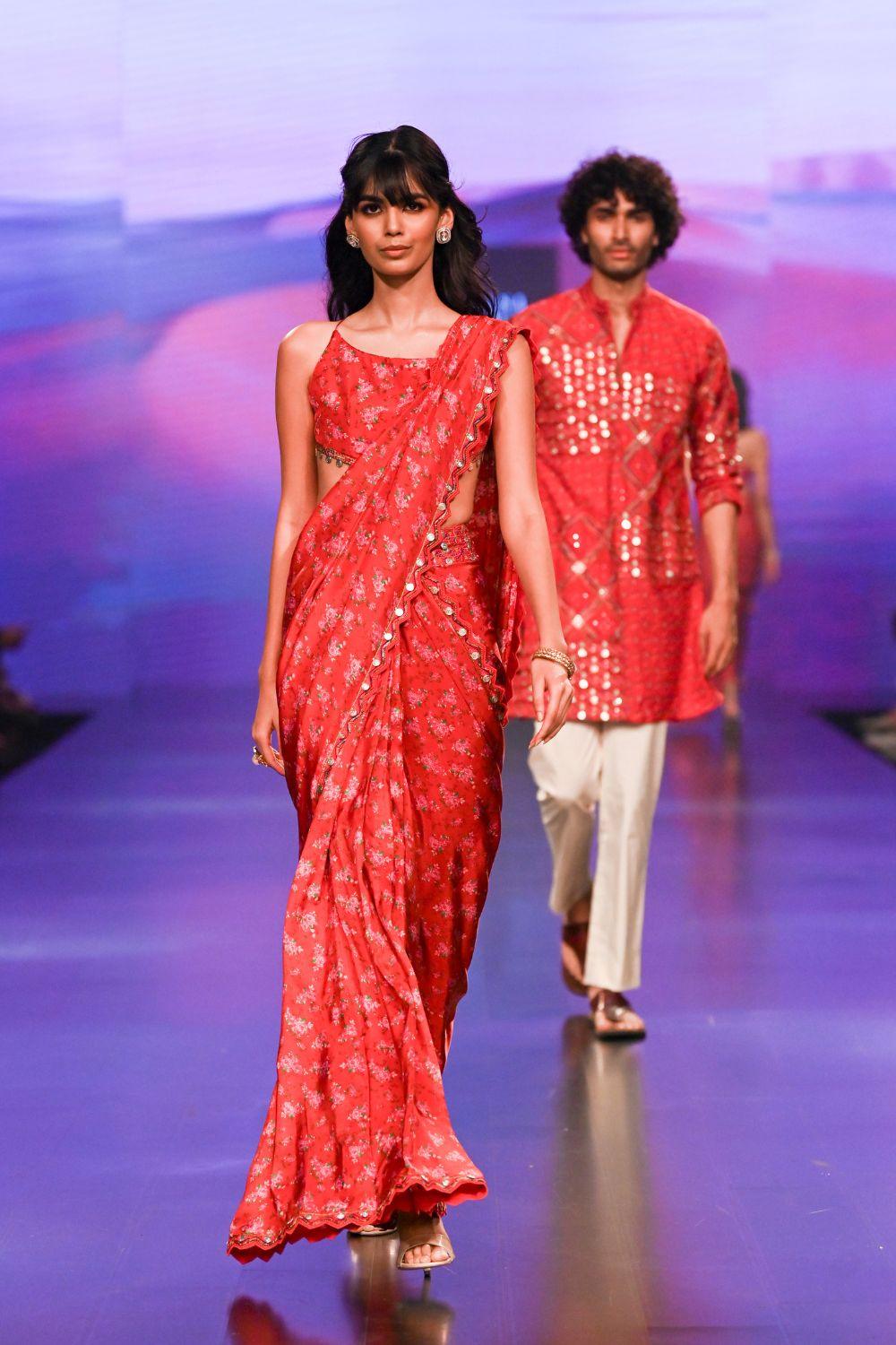 Mumbai, India. 07th Apr, 2023. Models dressed in a saree and wearing  jewellery walk on the runway at the JewelBuzz awards and jewellery fashion  show in Mumbai. (Photo by Ashish Vaishnav/SOPA Images/Sipa